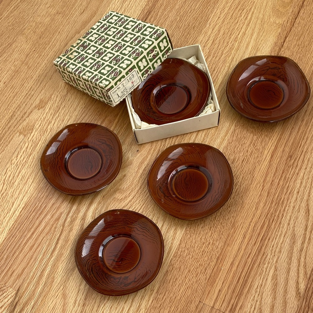 Vintage japanese laquered saucers Set